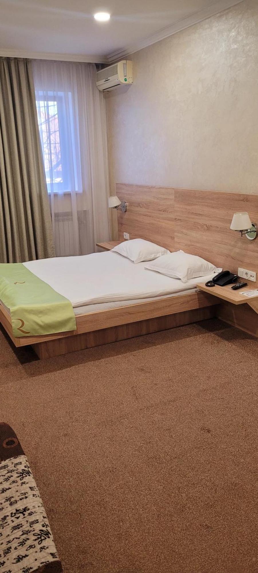 Renion Hotel Алма Ата Екстериор снимка