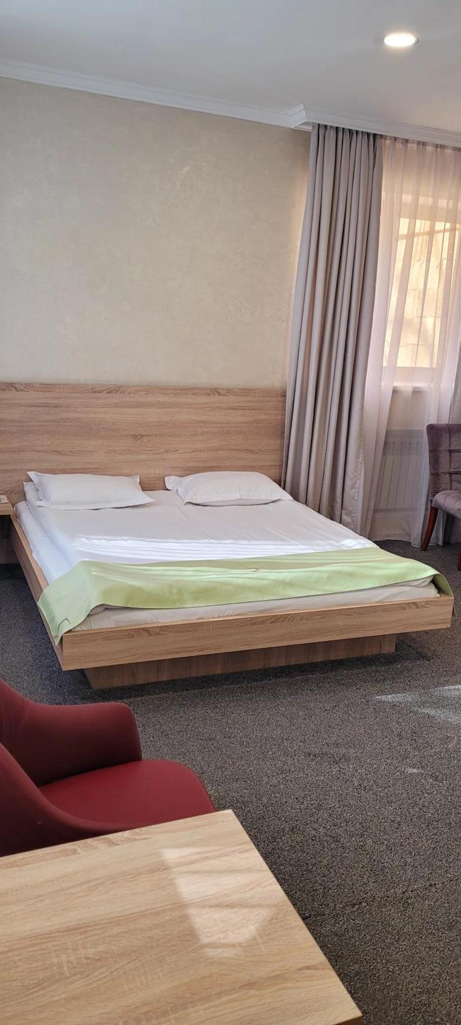 Renion Hotel Алма Ата Екстериор снимка