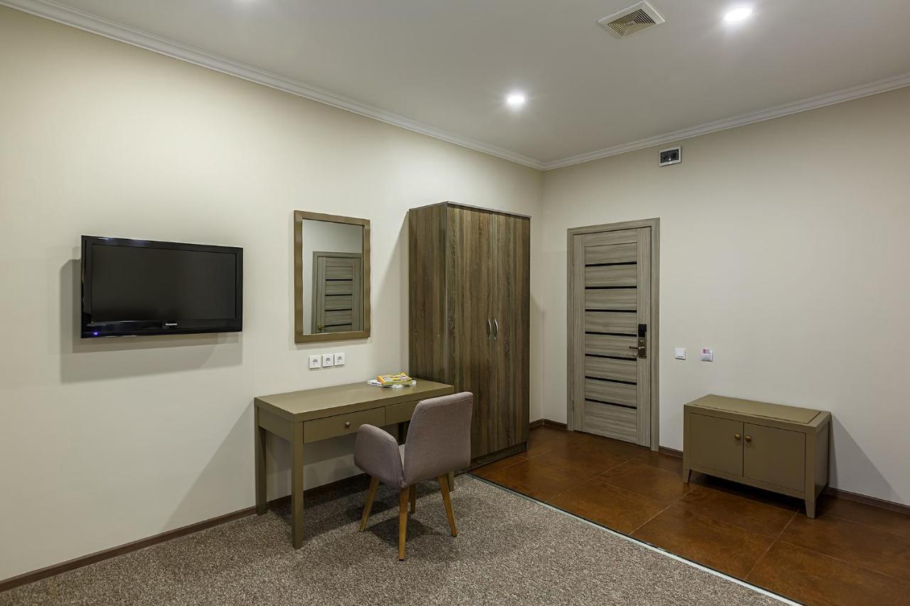 Renion Hotel Алма Ата Екстериор снимка