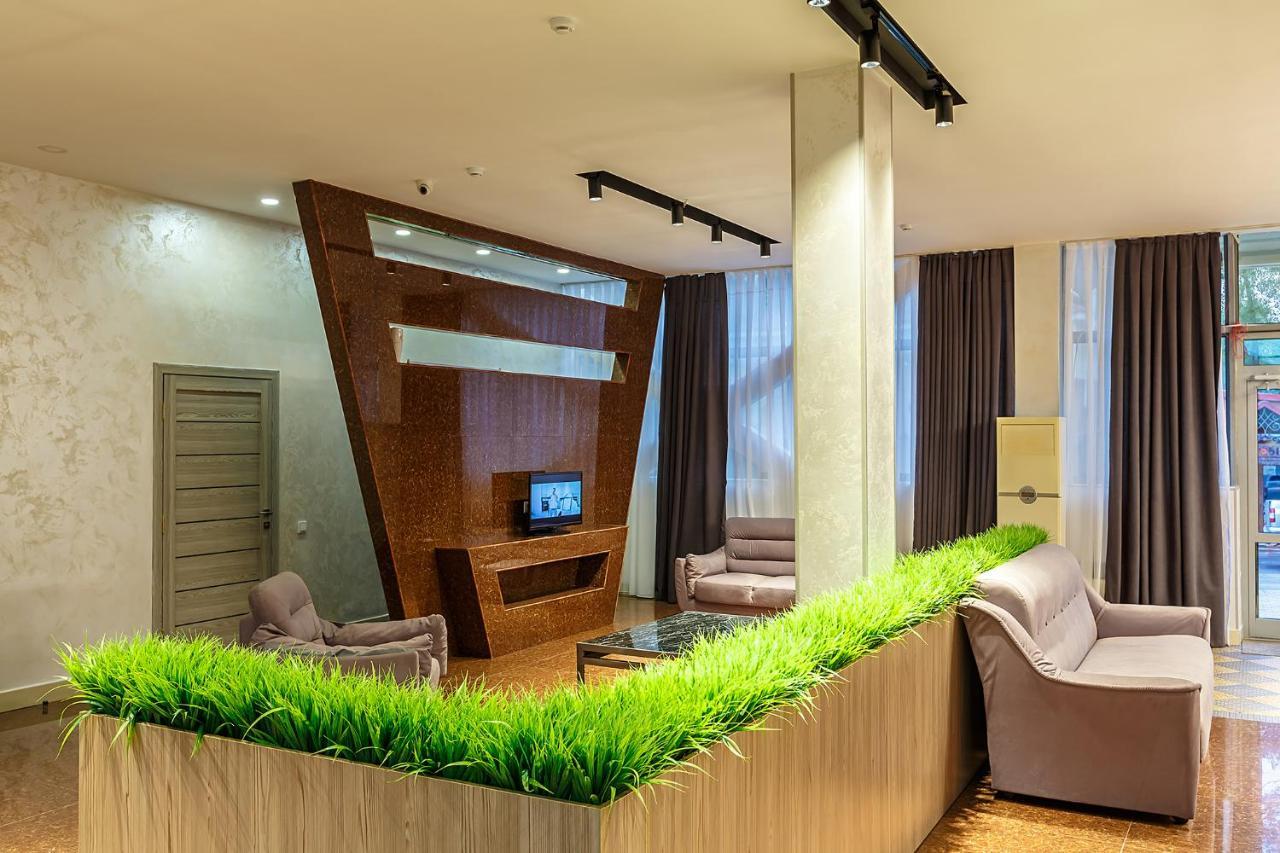 Renion Hotel Алма Ата Екстериор снимка