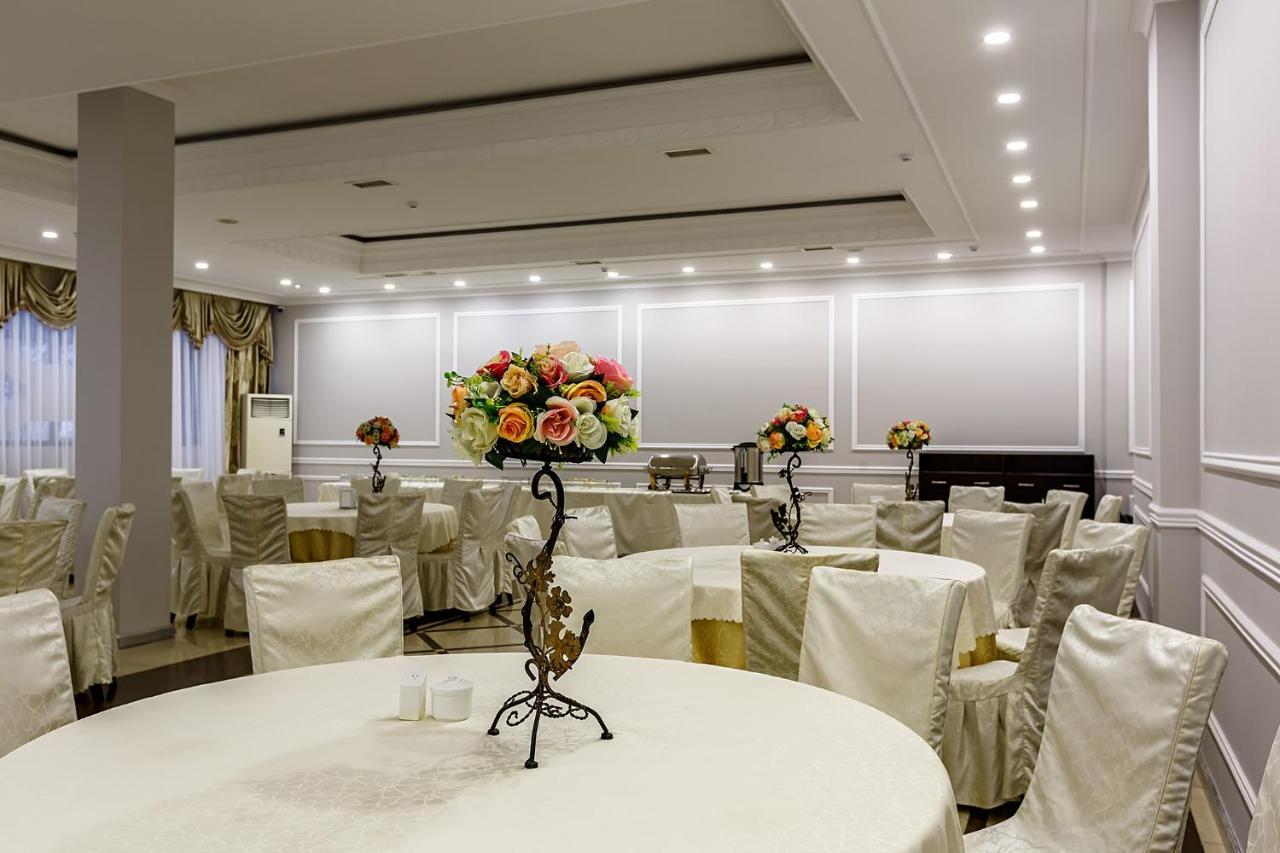 Renion Hotel Алма Ата Екстериор снимка