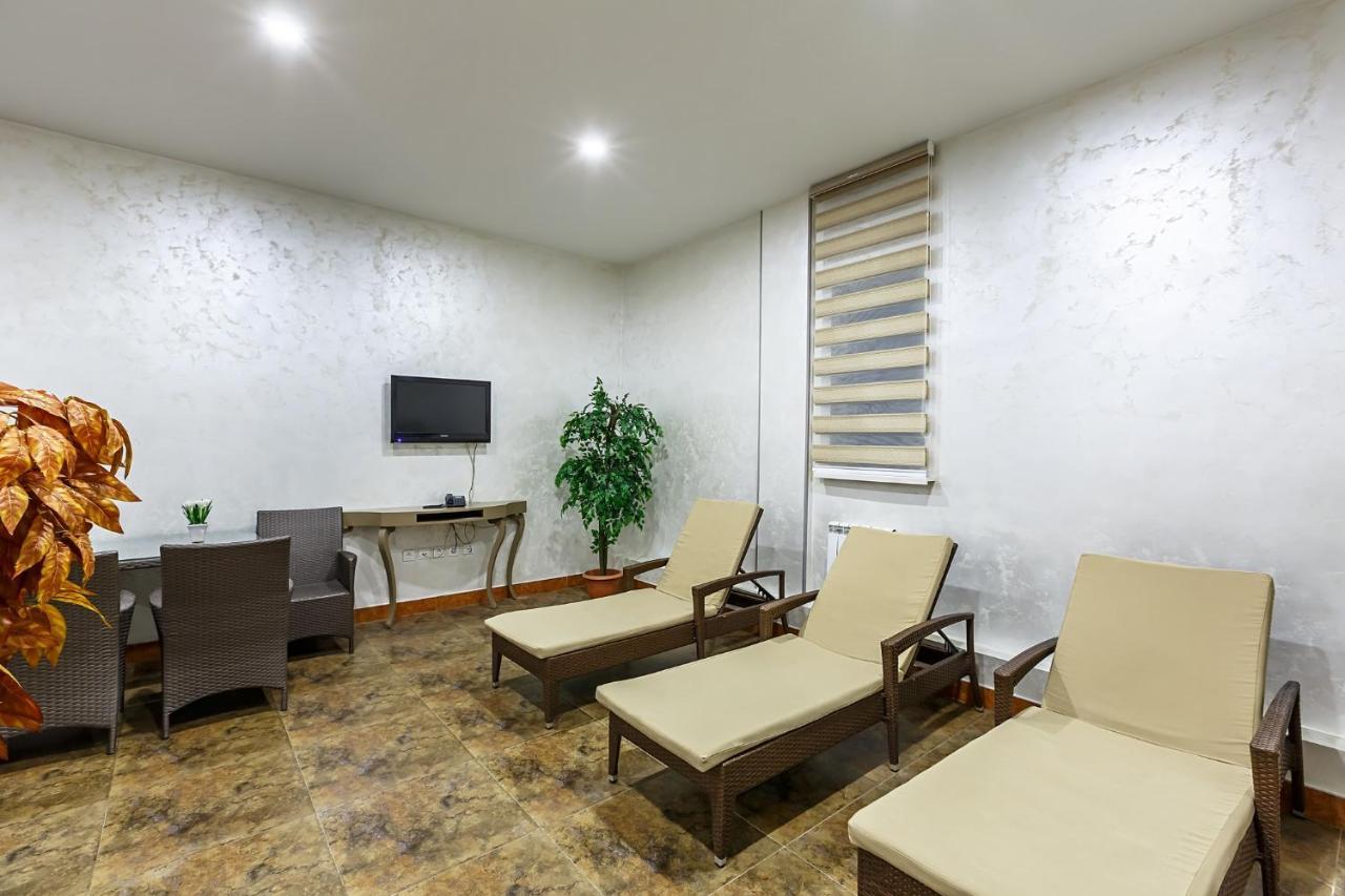 Renion Hotel Алма Ата Екстериор снимка