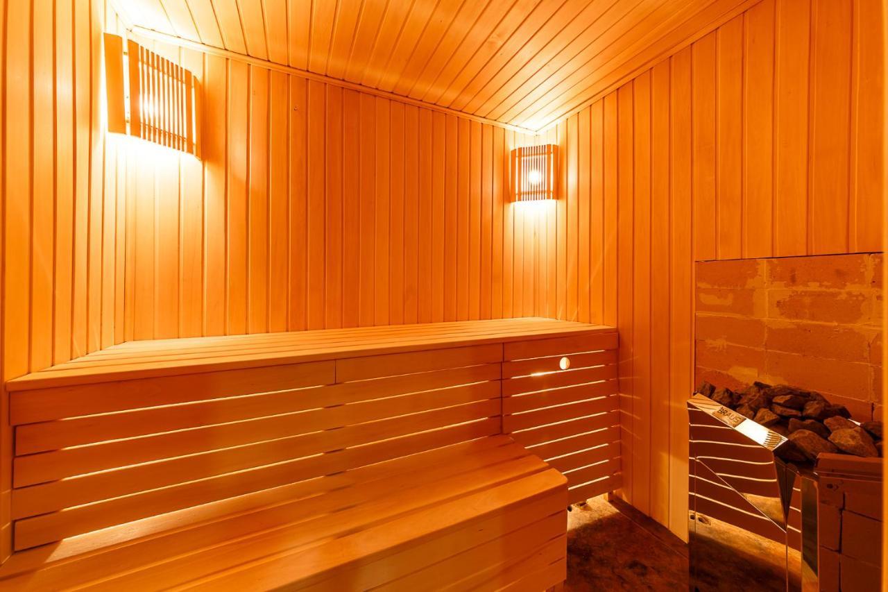 Renion Hotel Алма Ата Екстериор снимка
