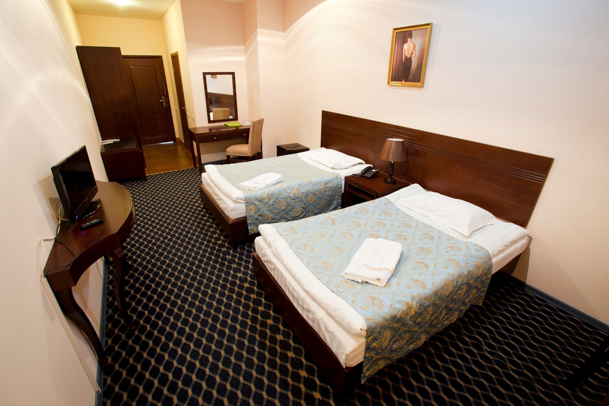 Renion Hotel Алма Ата Екстериор снимка