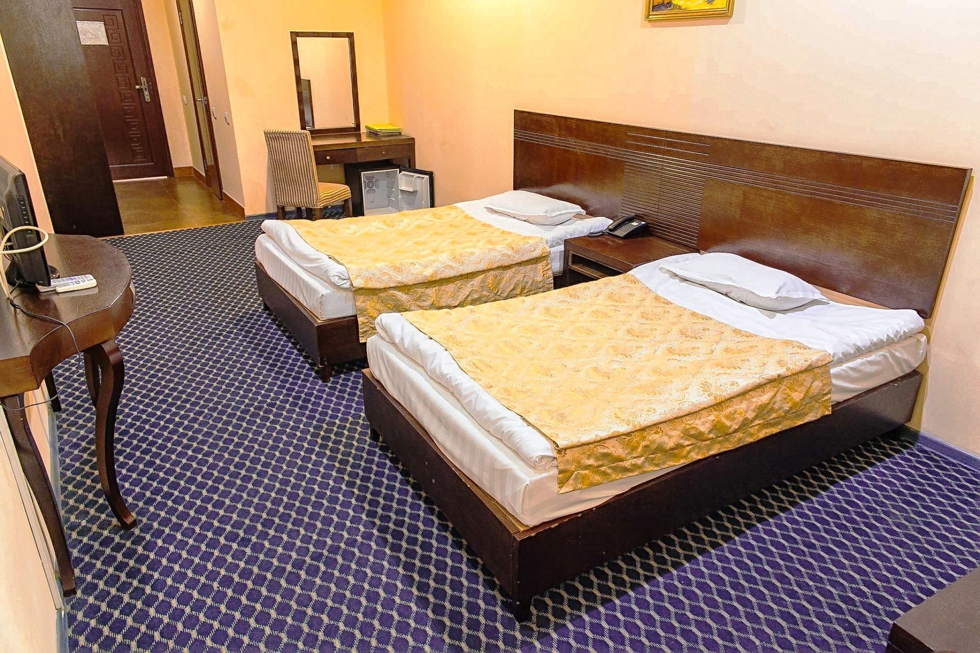 Renion Hotel Алма Ата Екстериор снимка
