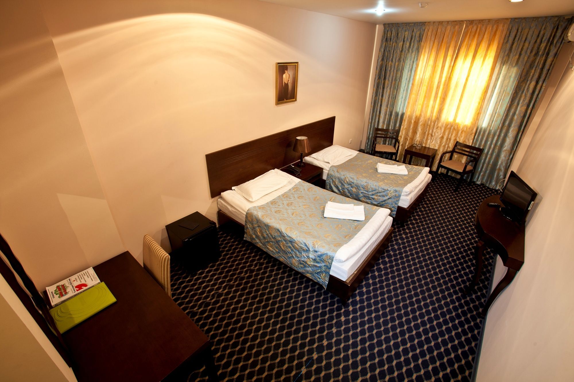 Renion Hotel Алма Ата Екстериор снимка